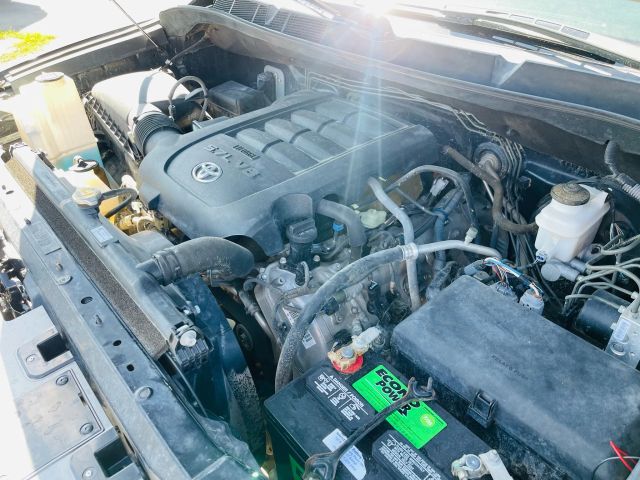 2016 Toyota Tundra Crewmax - Image 13