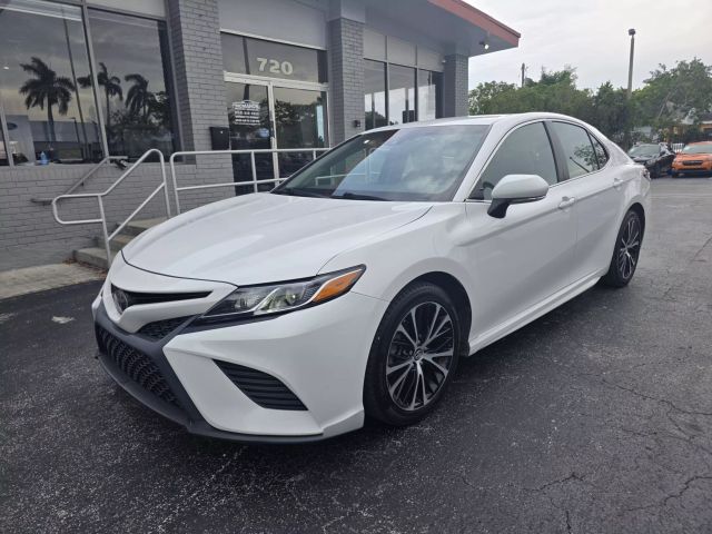 2018 Toyota Camry - Image 1