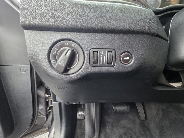 2015 Chrysler 300 - Image 24