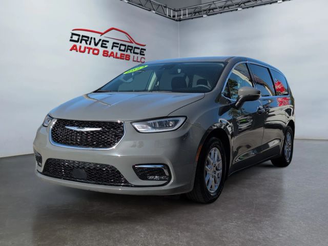 2023 Chrysler Pacifica - Image 1