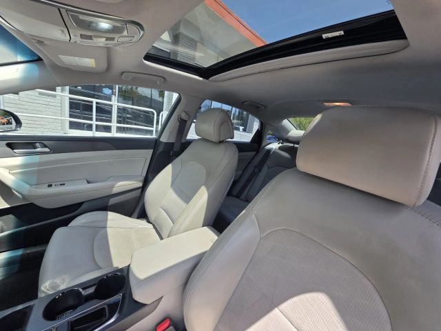 2017 Hyundai Sonata - Image 11