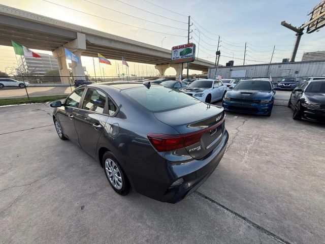 2024 Kia Forte - Image 9