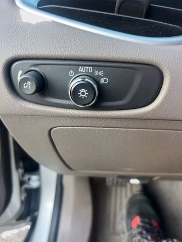 2016 Chevrolet Malibu - Image 16