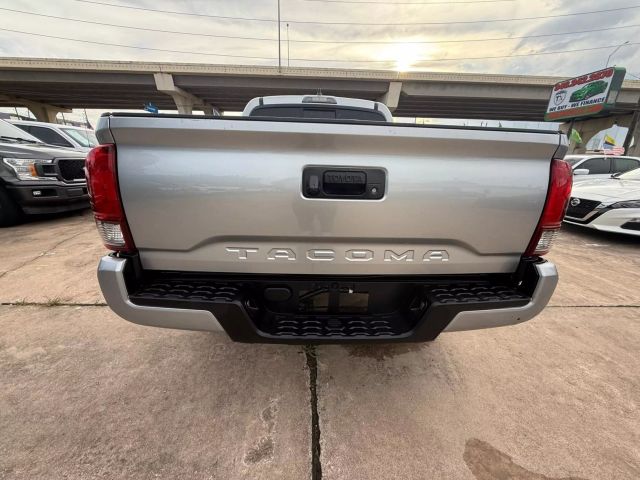 2022 Toyota Tacoma Double Cab - Image 13