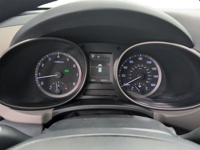 2017 Hyundai Santa Fe - Image 17
