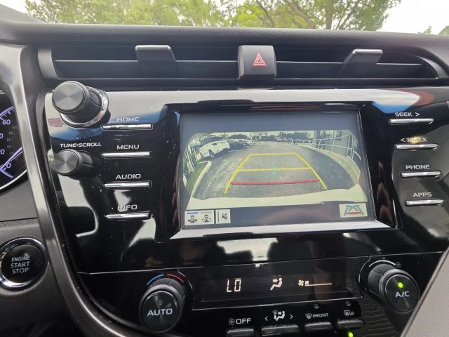 2018 Toyota Camry - Image 17