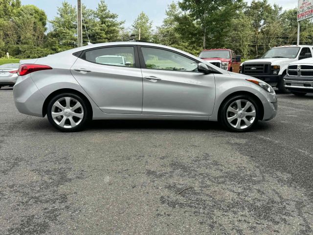 2011 Hyundai Elantra - Image 4