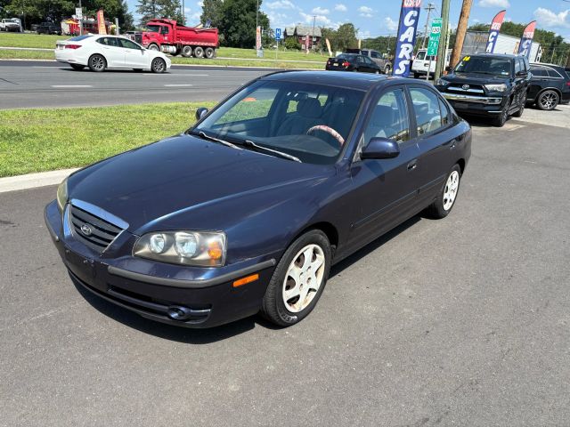 2004 Hyundai Elantra - Image 2