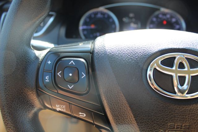 2016 Toyota Camry - Image 7