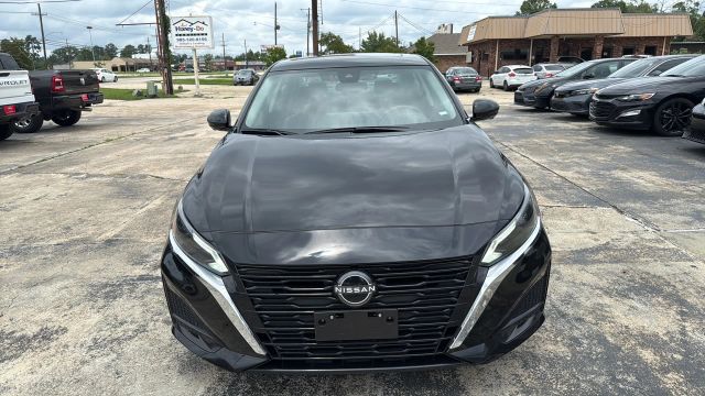 2023 Nissan Altima - Image 11