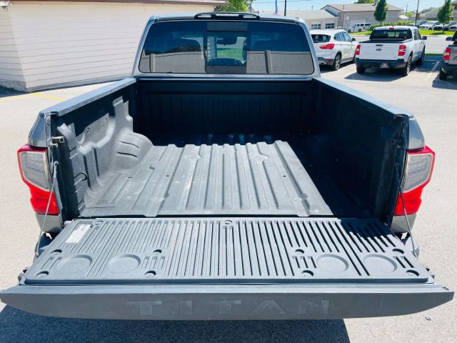 2021 Nissan Titan Crew Cab - Image 14
