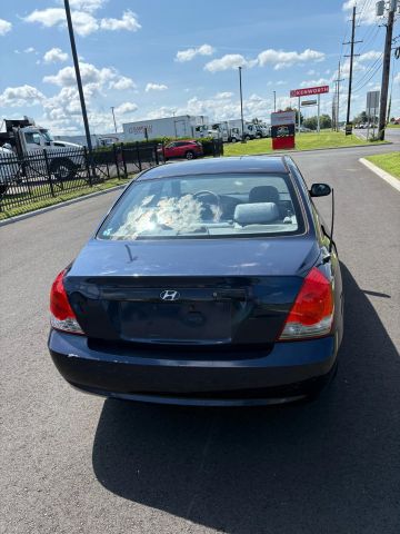 2004 Hyundai Elantra - Image 4
