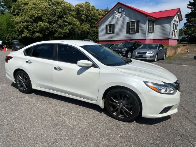 2018 Nissan Altima - Image 15