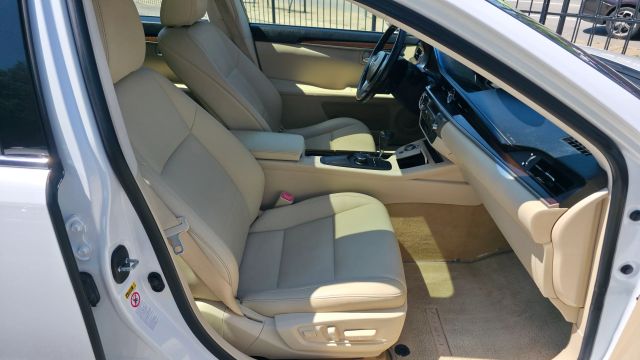 2013 Lexus Es - Image 24