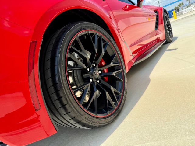 2019 Chevrolet Corvette - Image 18