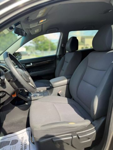 2011 Kia Sorento Lx Sport Utility 4d - Image 9