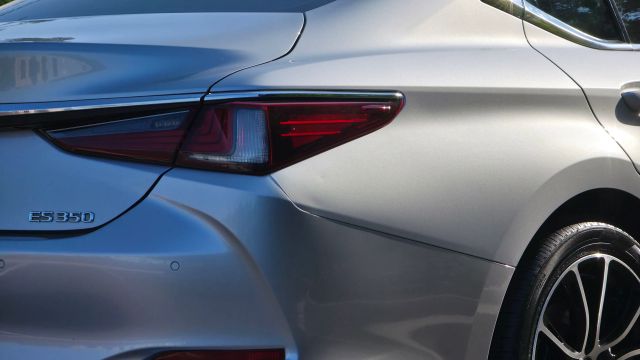 2020 Lexus Es - Image 12