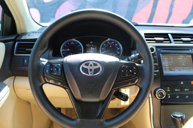 2016 Toyota Camry - Image 6