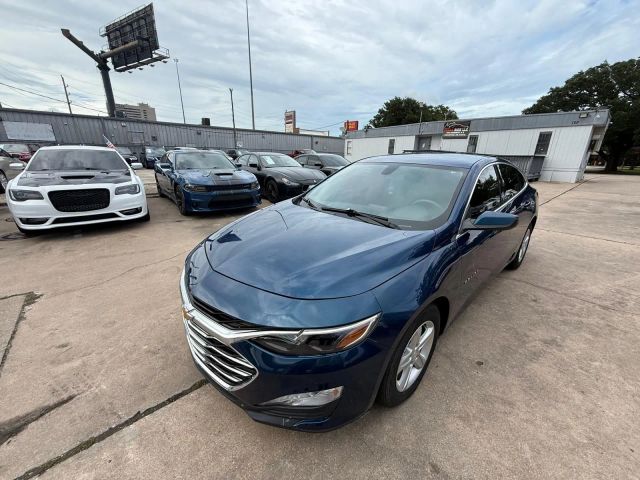 2019 Chevrolet Malibu - Image 2
