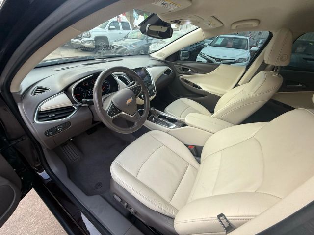 2020 Chevrolet Malibu - Image 12