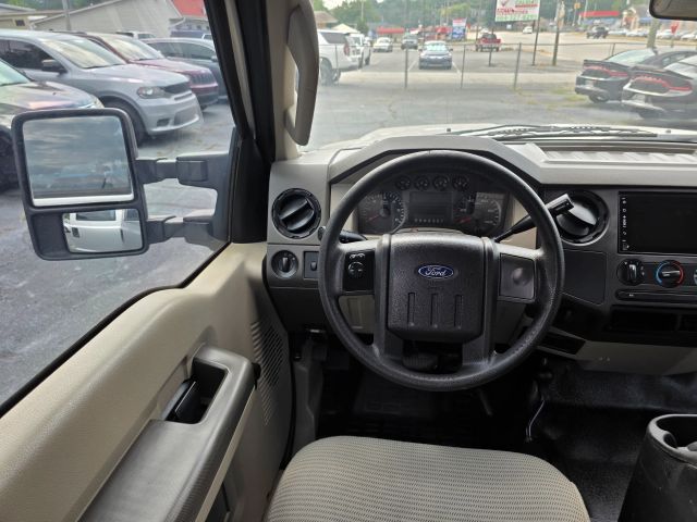 2010 Ford F250 Super Duty Crew Cab - Image 10