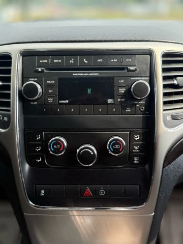 2012 Jeep Grand Cherokee Laredo Sport Utility 4d - Image 16