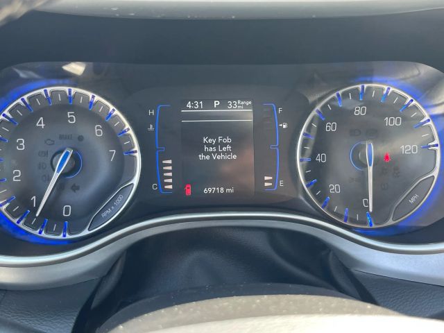 2020 Chrysler Pacifica - Image 20