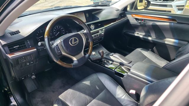 2015 Lexus Es - Image 14