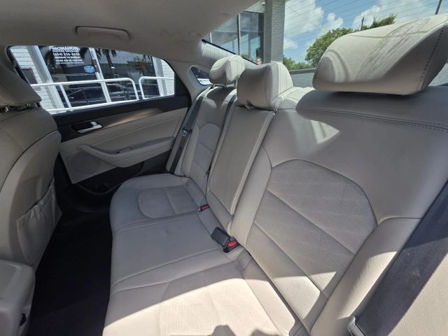 2017 Hyundai Sonata - Image 13