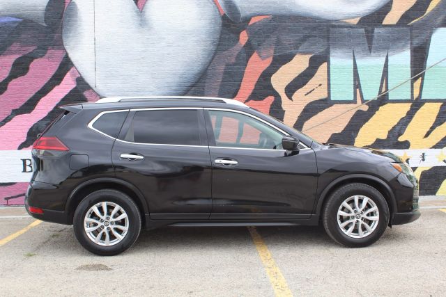 2018 Nissan Rogue - Image 21