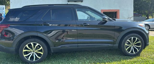 2021 Ford Explorer - Image 2