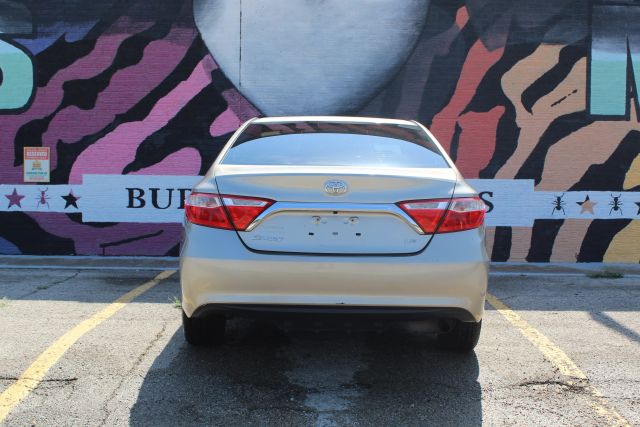 2016 Toyota Camry - Image 14