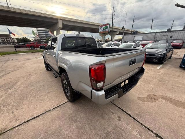 2022 Toyota Tacoma Double Cab - Image 5