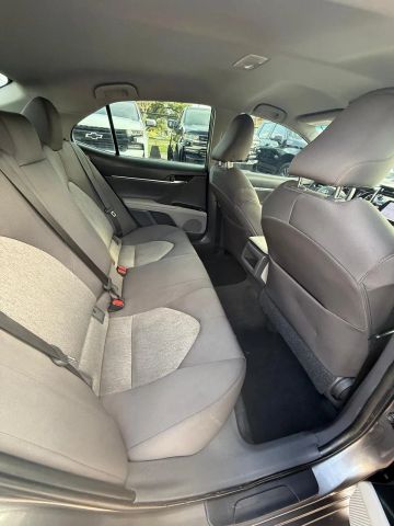 2018 Toyota Camry - Image 19
