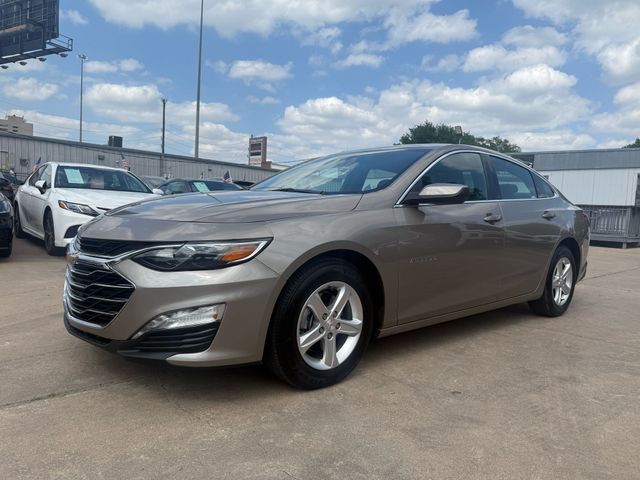 2024 Chevrolet Malibu - Image 2