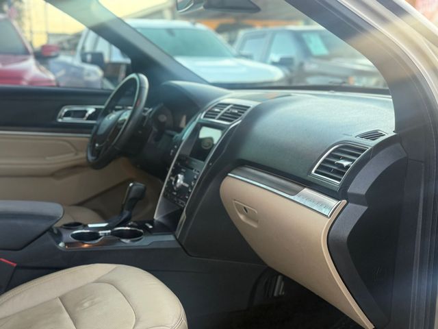 2019 Ford Explorer - Image 15