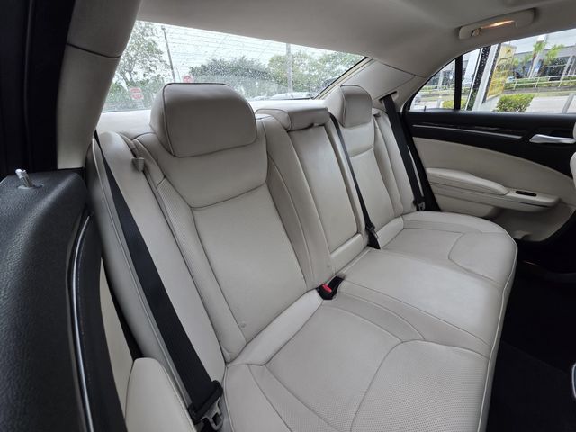 2015 Chrysler 300 - Image 16