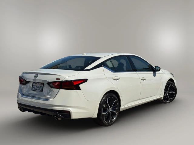 2023 Nissan Altima - Image 11