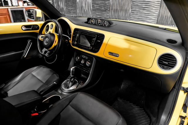 2014 Volkswagen Beetle Tdi Hatchback 2d - Image 18