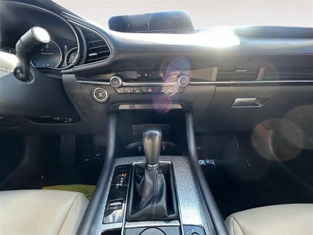 2021 Mazda Mazda3 - Image 11