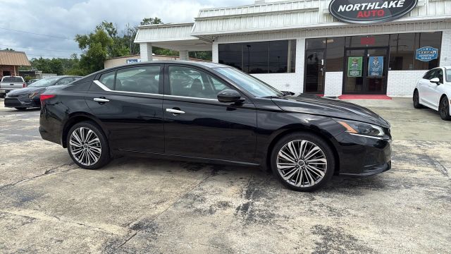 2023 Nissan Altima - Image 18