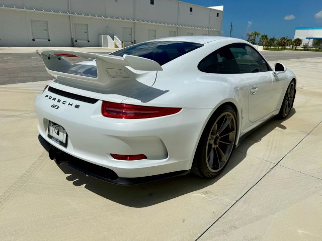 2015 Porsche 911 - Image 15