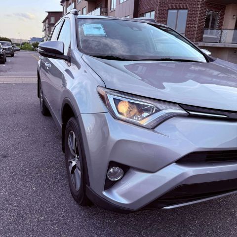2017 Toyota Rav4 Xle Sport Utility 4d - Image 10