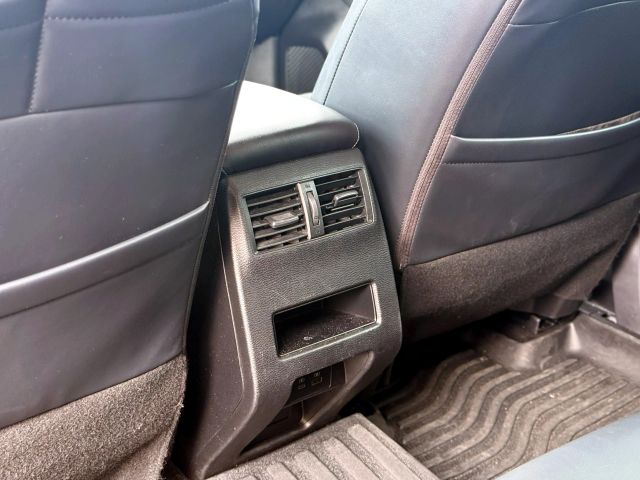 2023 Mitsubishi Outlander - Image 29