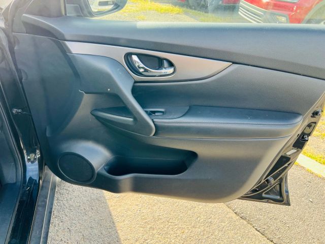 2016 Nissan Rogue - Image 27