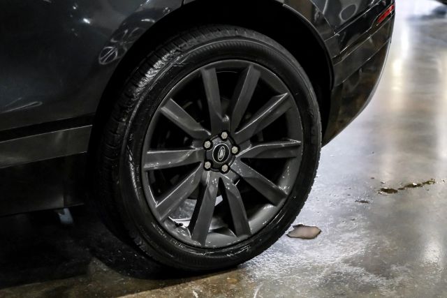 2018 Land Rover Range Rover Velar R-dynamic Hse Sport Utility 4d - Image 48