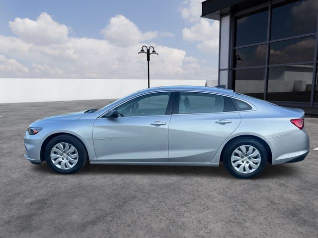 2016 Chevrolet Malibu - Image 2