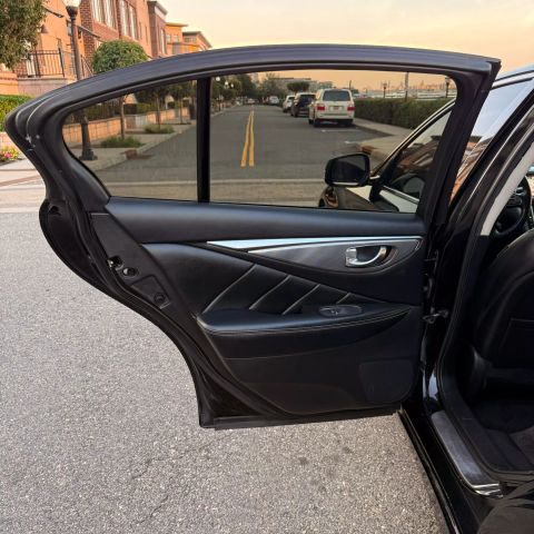 2016 Infiniti Q50 3.0t Premium Sedan 4d - Image 25