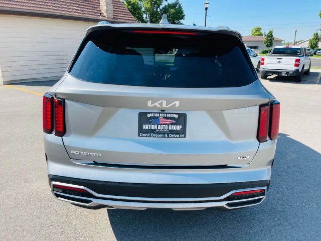 2023 Kia Sorento Hybrid - Image 8