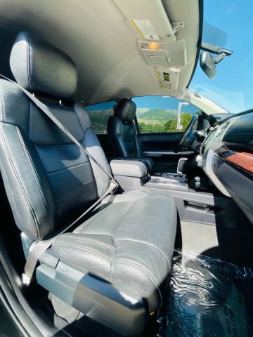 2016 Toyota Tundra Crewmax - Image 26